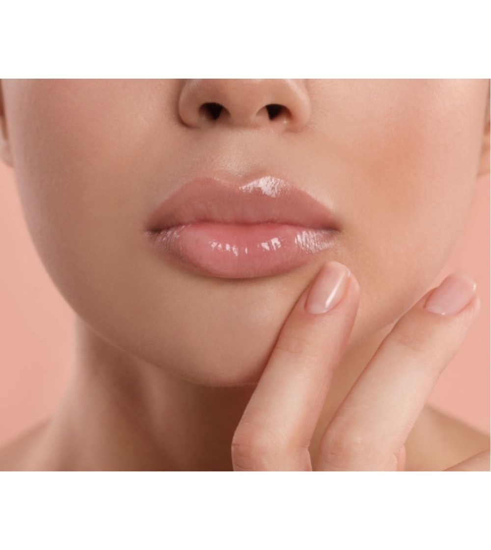 Tratamiento facial de hidratación y volumen de labios en Centro Estético Araitz Ibarra
