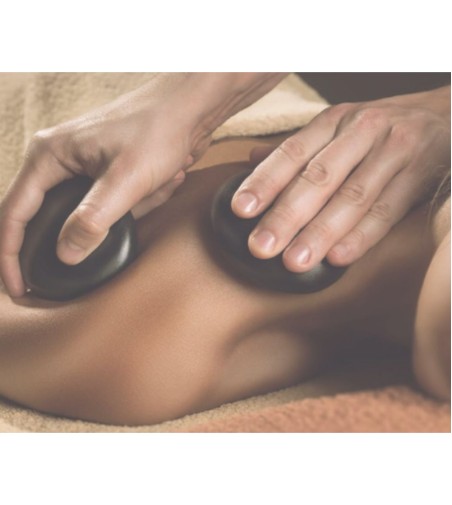 Masaje relajante con piedras volcánicas calientes en Centro de Estética Araitz Ibarra